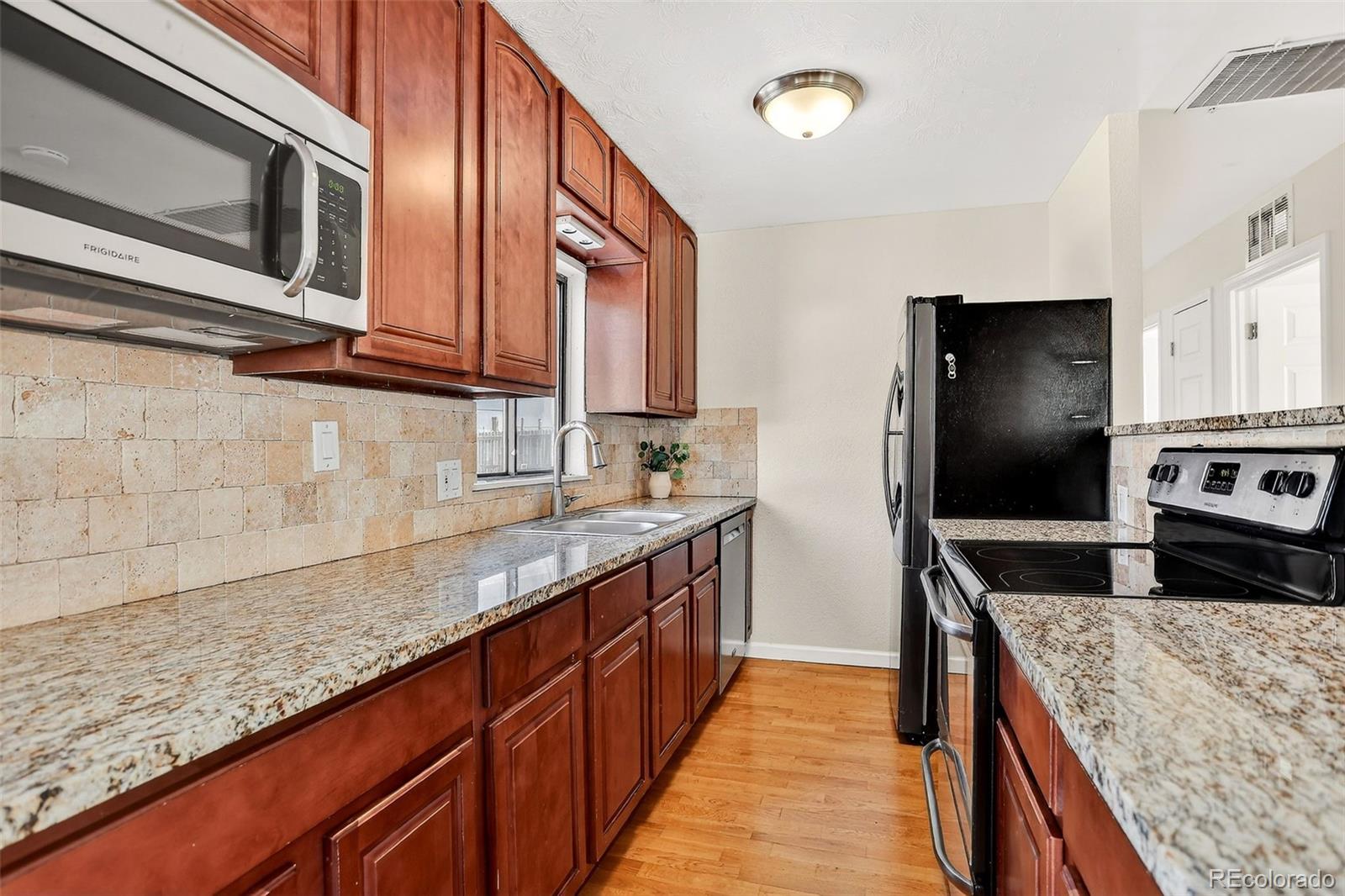 2836 S Grape Way Denver CO 80222