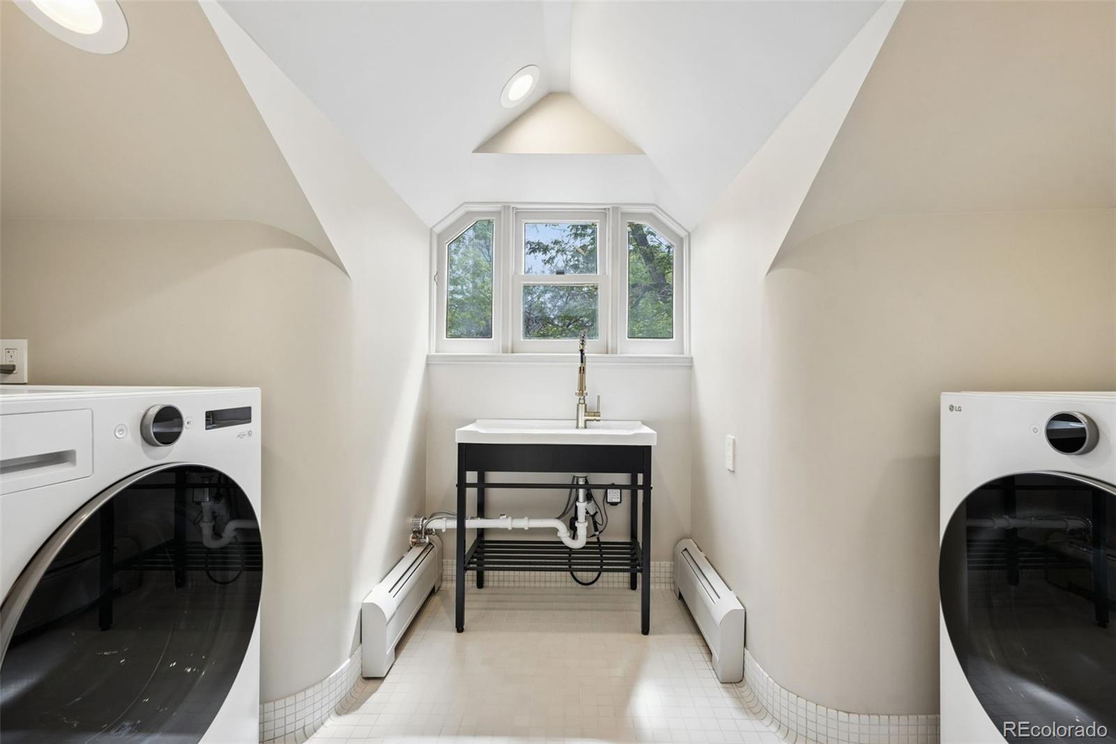 2104 Glenarm Place Denver CO 80205