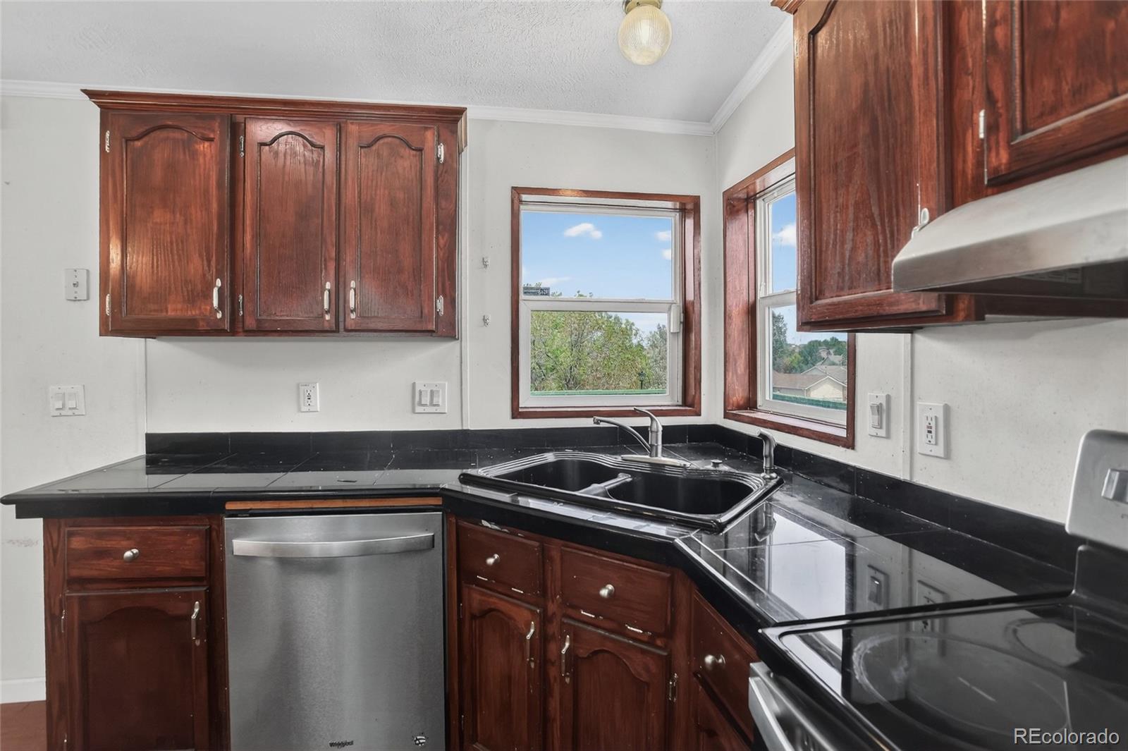 5853 S Quemoy Centennial CO 80015