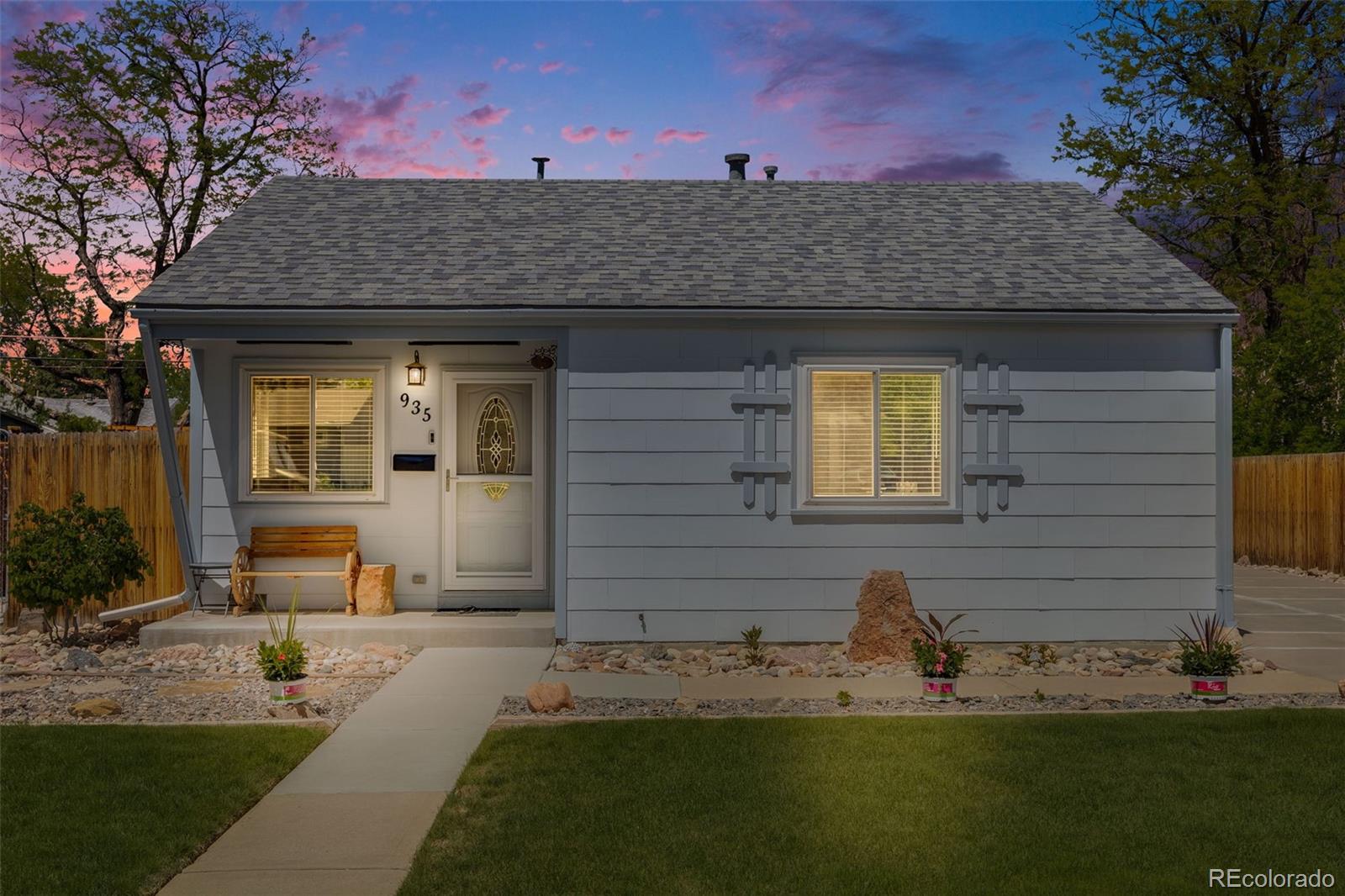 935 Newark Street Aurora CO 80010
