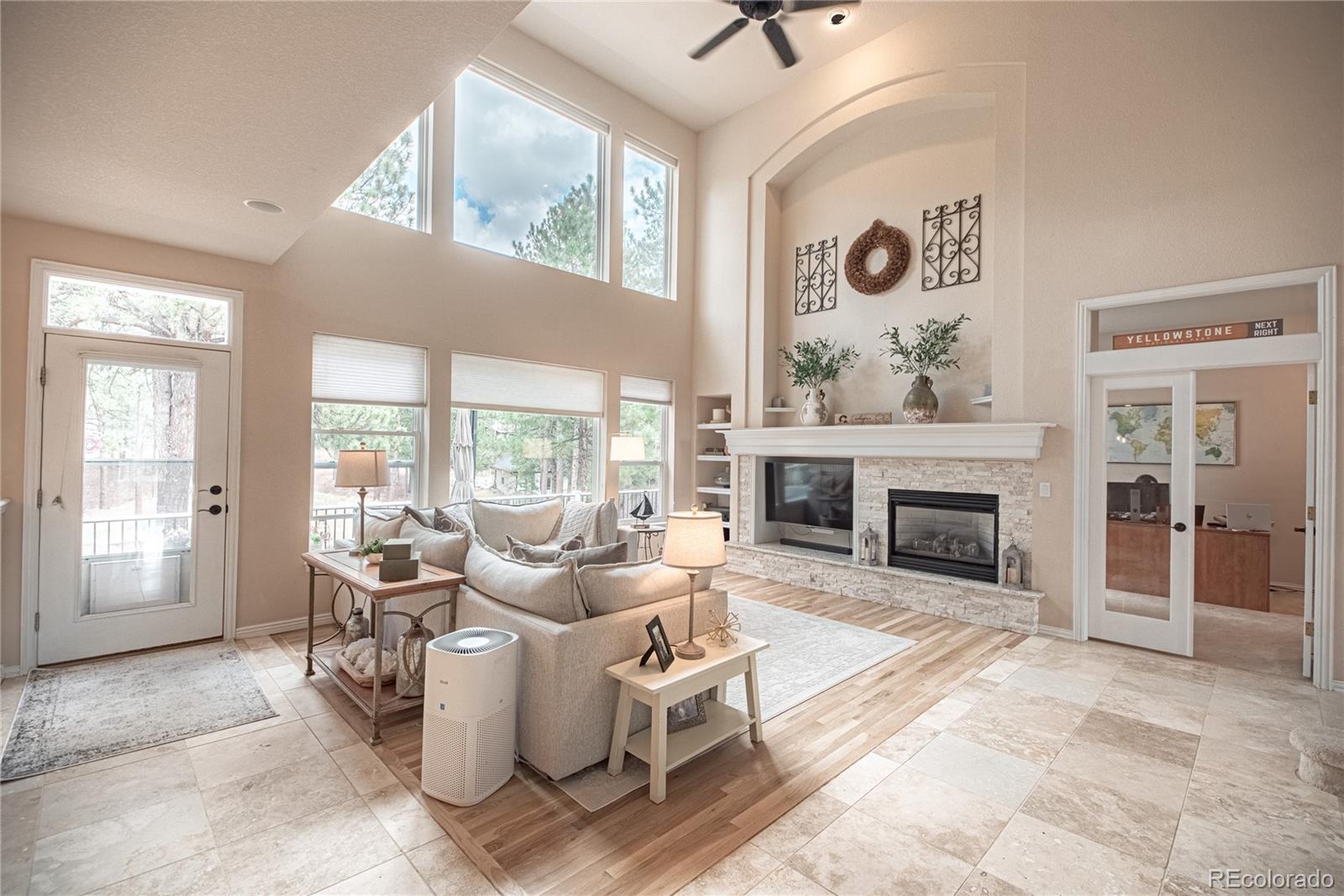 1000 Cochetopa Drive Larkspur CO 80118