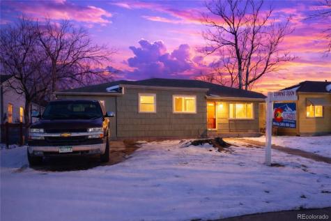 1942 Kenton Street Aurora CO 80010