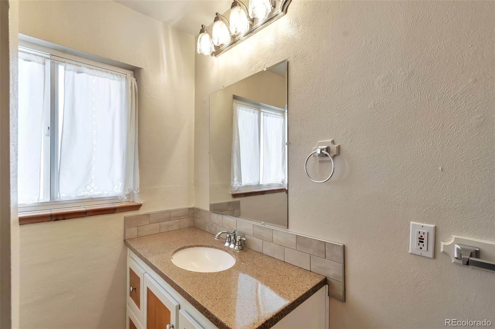 1765 Dover Street Lakewood CO 80215