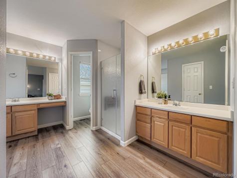 5860 S Espana Street Aurora CO 80015