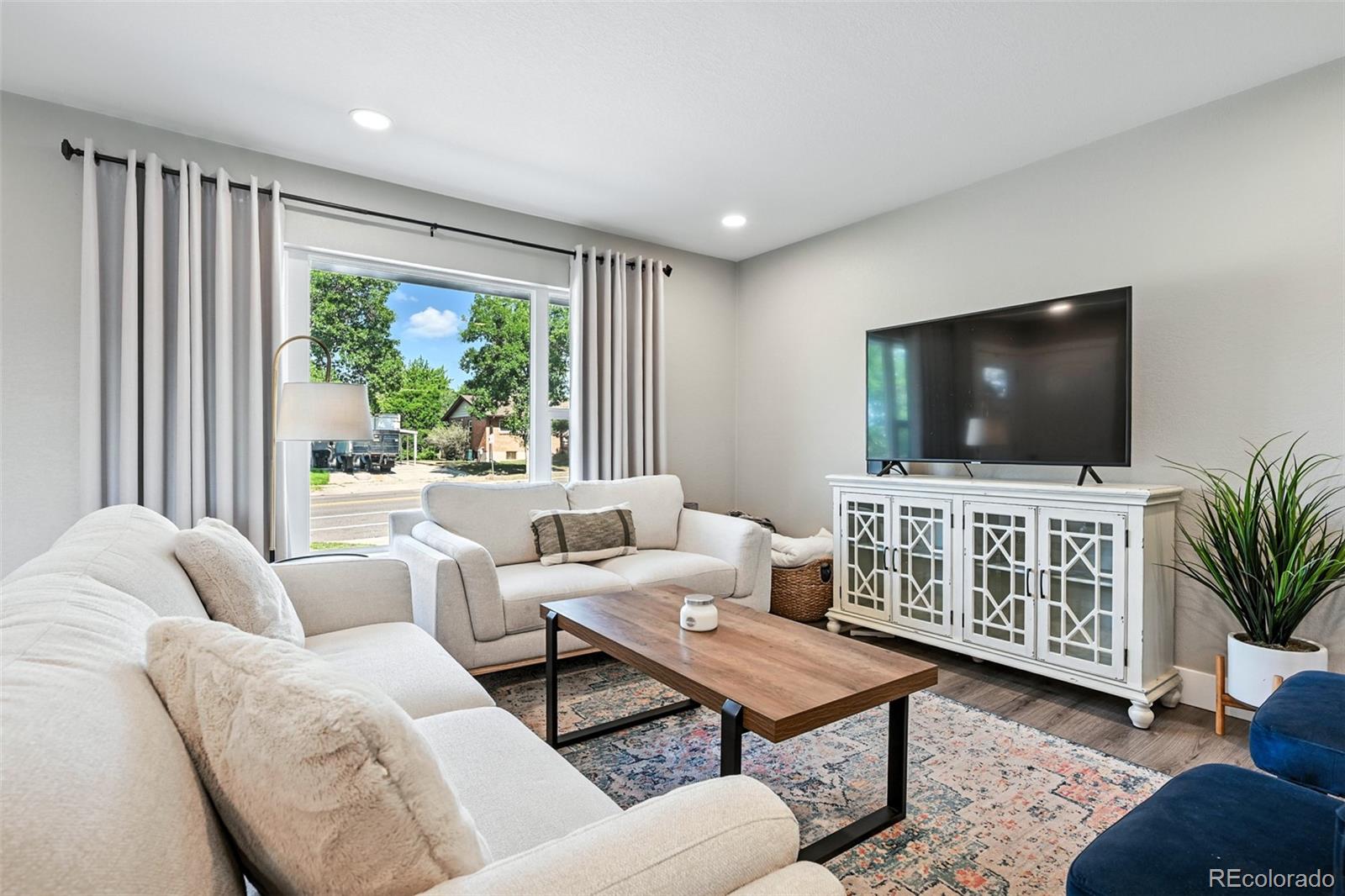 2714 S Raleigh Street Denver CO 80236