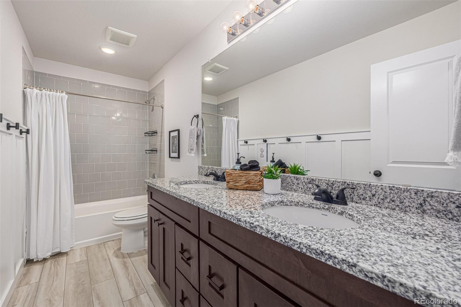 3986 Fultondale Street Aurora CO 80019