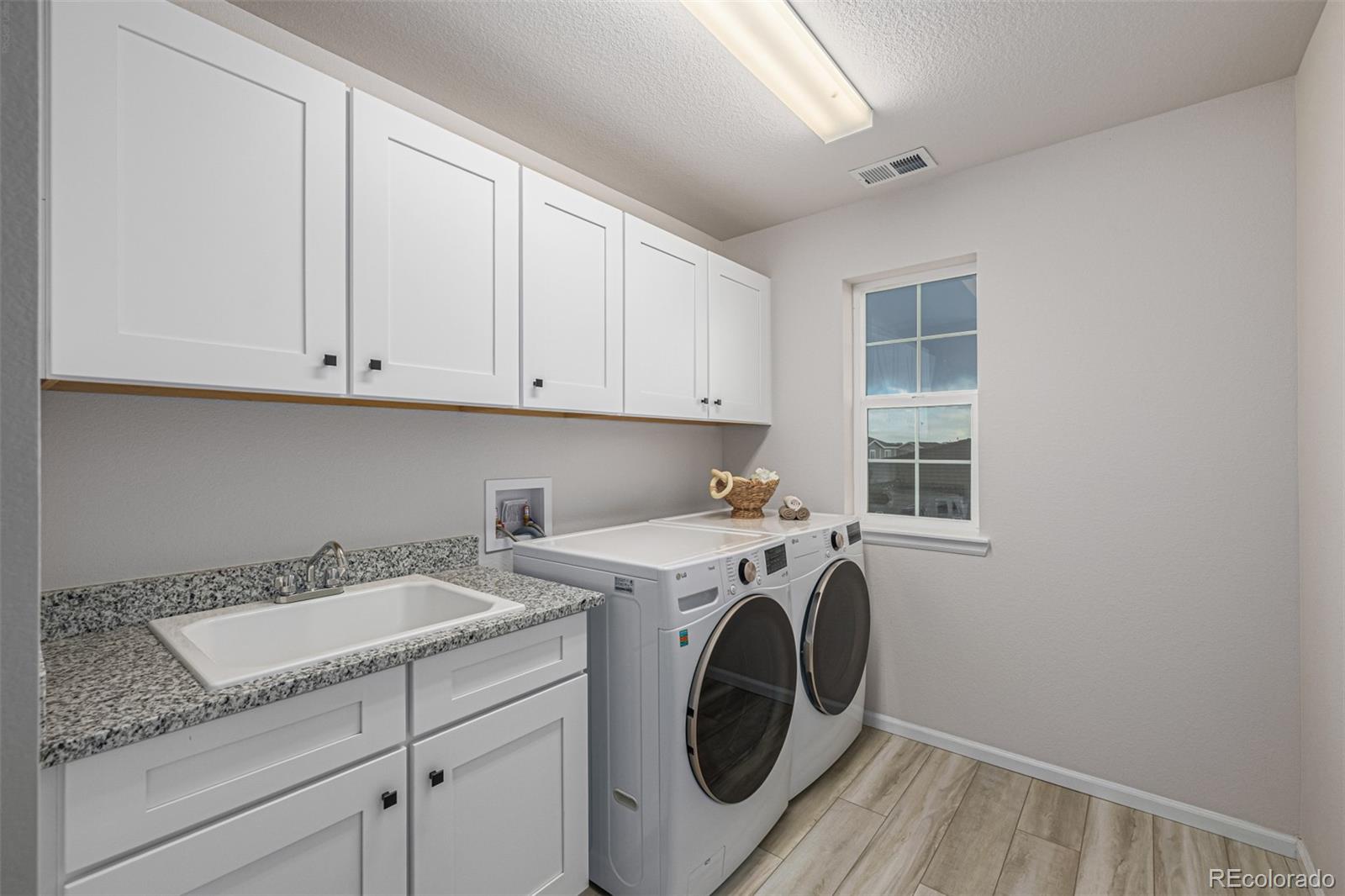 3986 Fultondale Street Aurora CO 80019