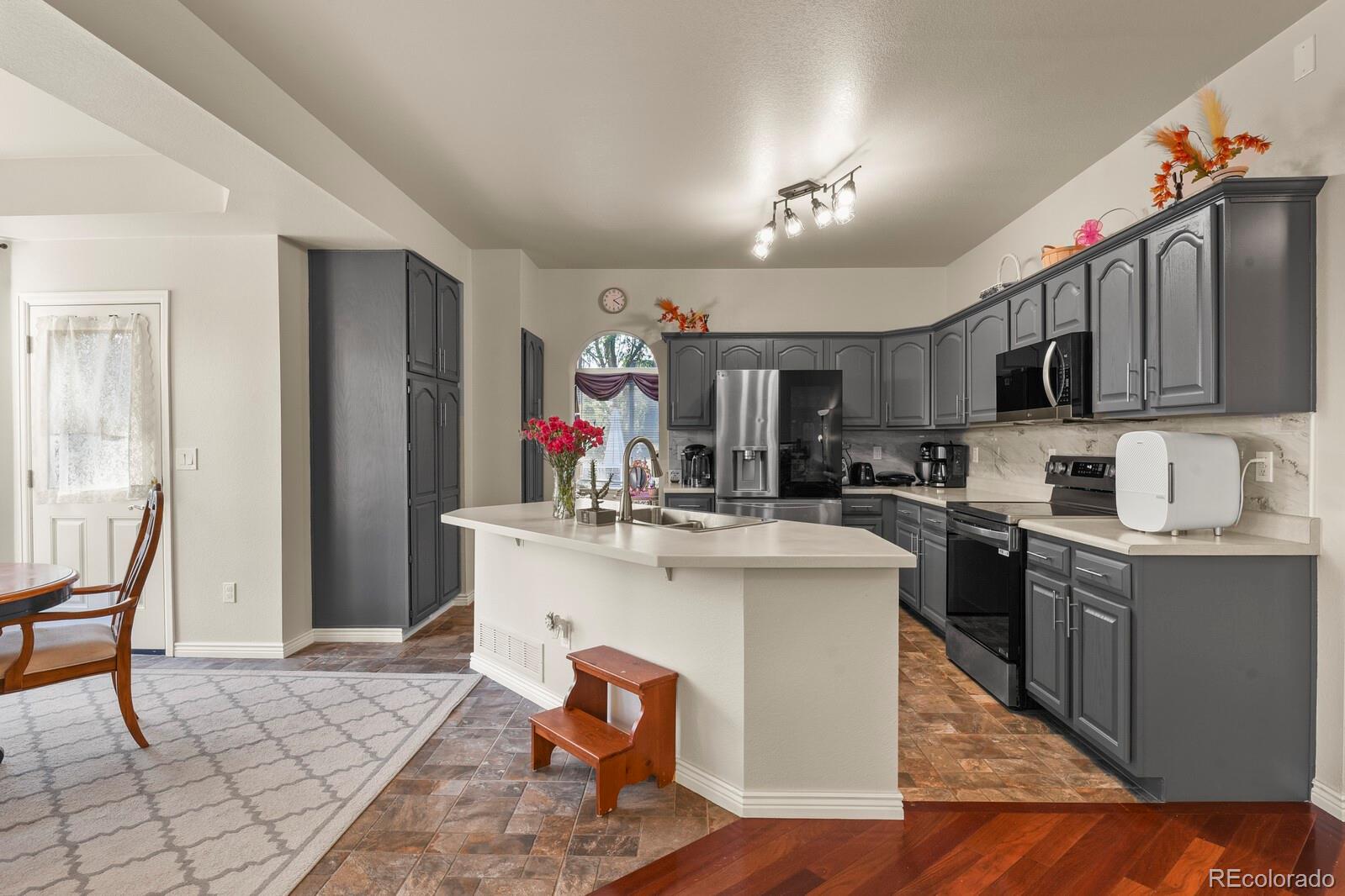 2024 Sandhurst Drive Castle Rock CO 80104
