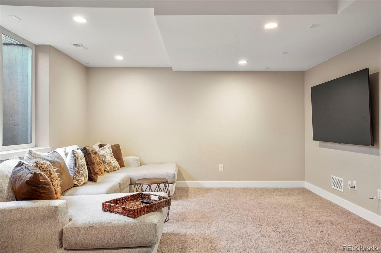 2562 S Norse Court Lakewood CO 80228