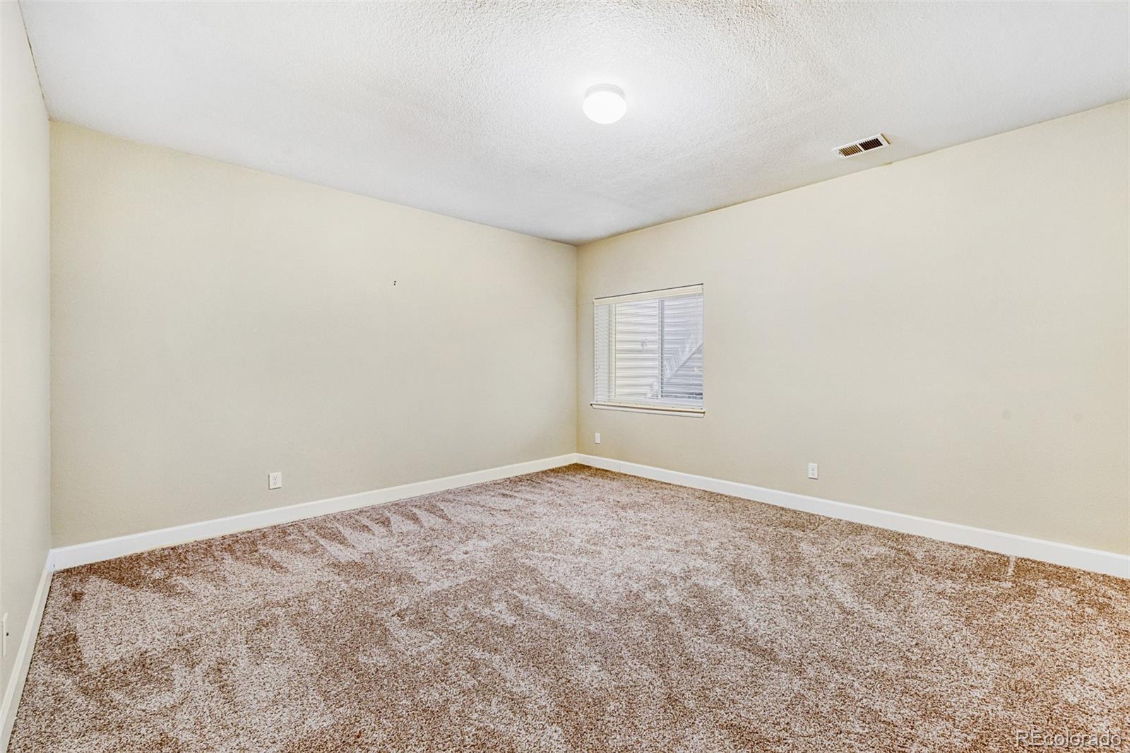9894 Eagle River Street Littleton CO 80125