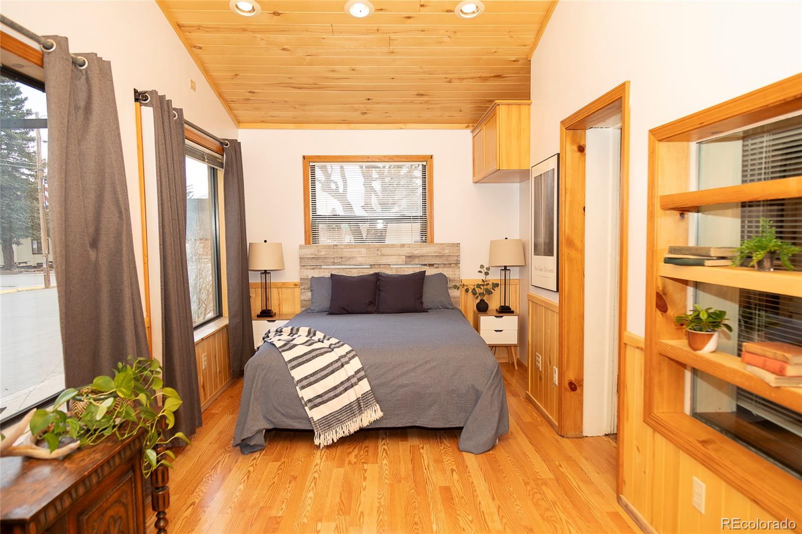 289 S Main Street Creede CO 81130