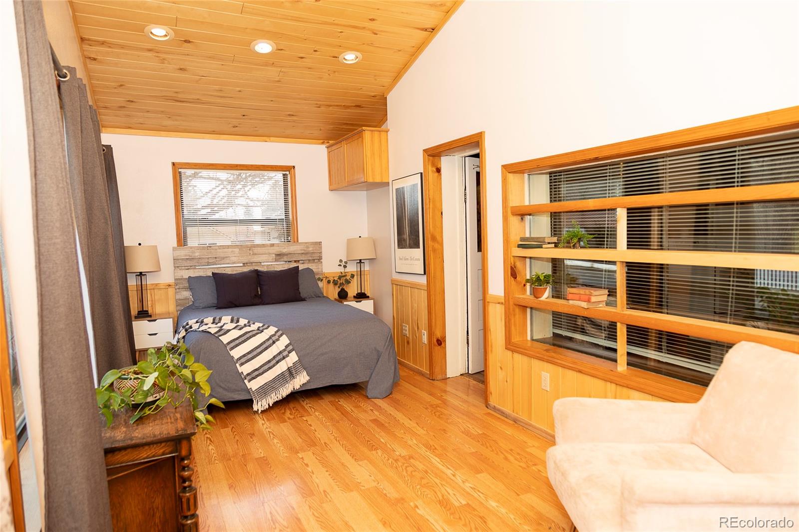289 S Main Street Creede CO 81130