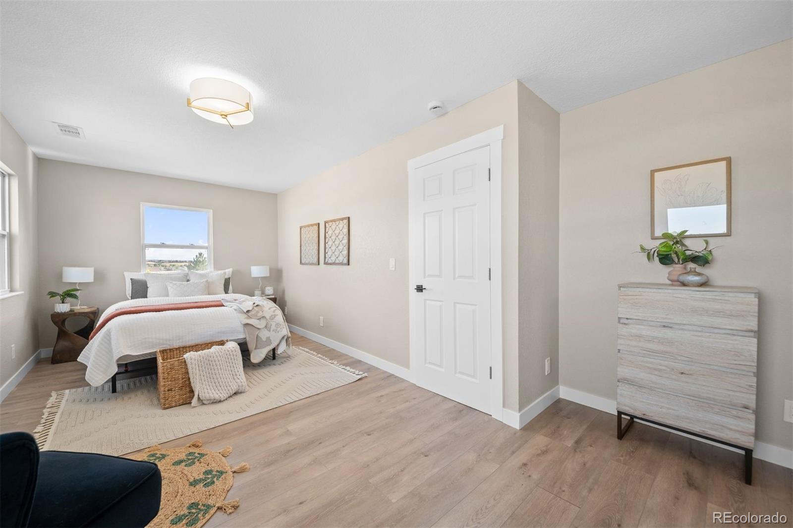 59 S Degaulle Street Aurora CO 80018