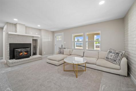 59 S Degaulle Street Aurora CO 80018