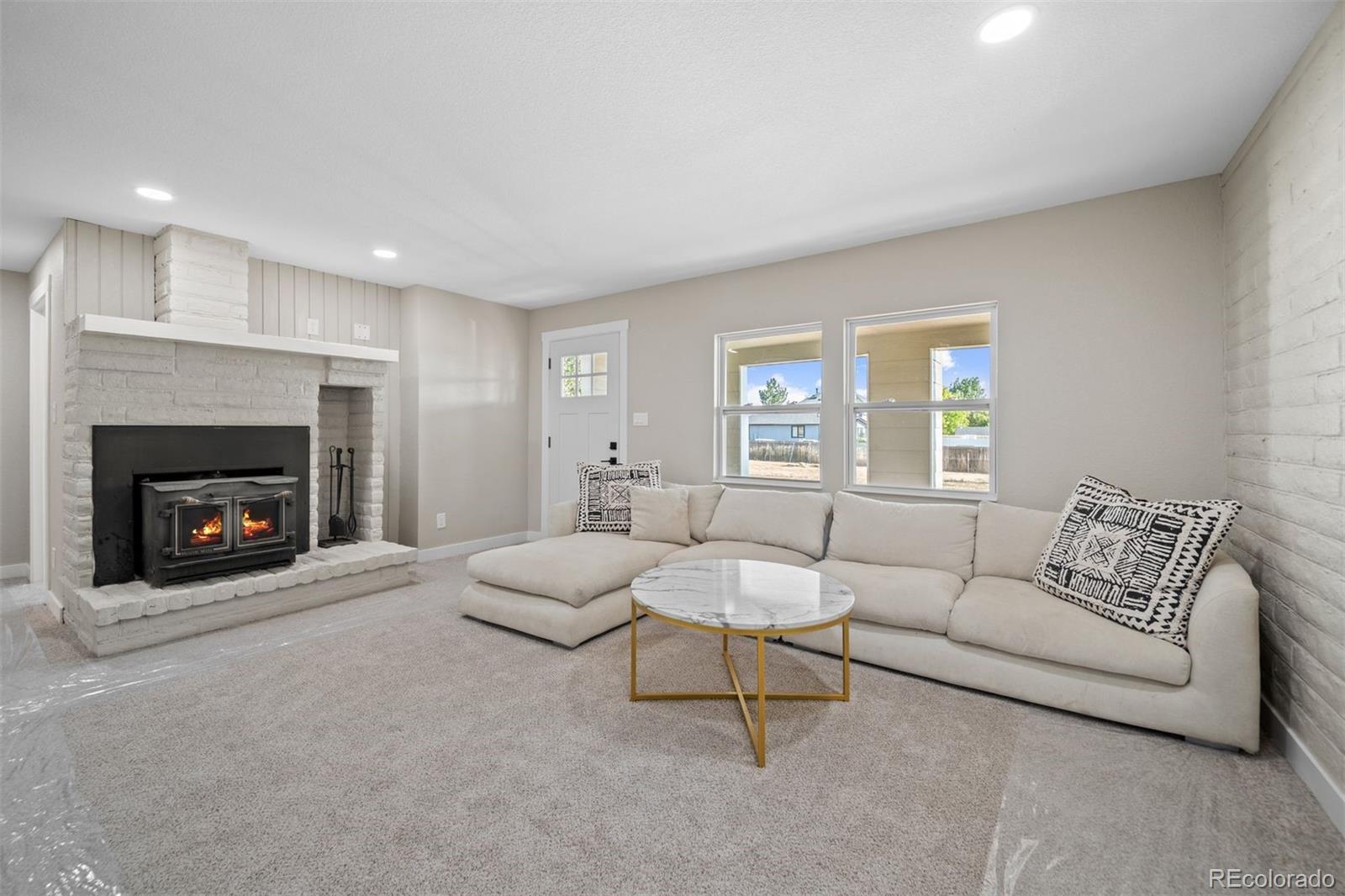 59 S Degaulle Street Aurora CO 80018