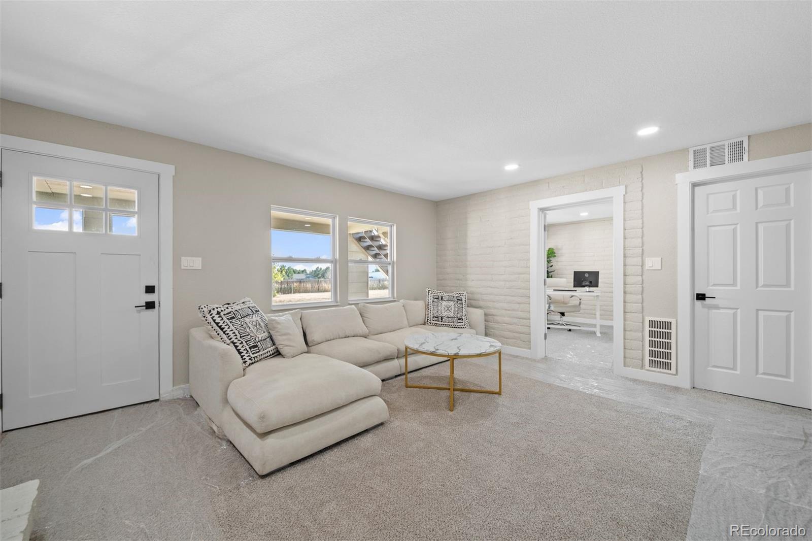 59 S Degaulle Street Aurora CO 80018