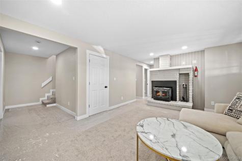 59 S Degaulle Street Aurora CO 80018