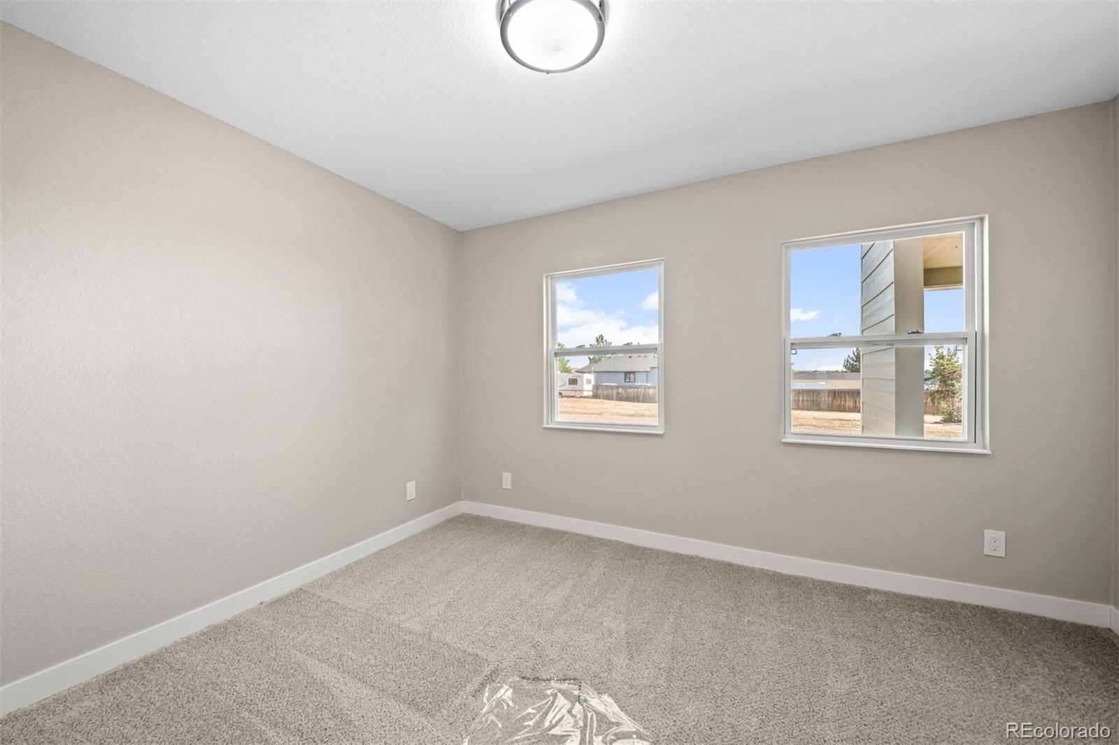 59 S Degaulle Street Aurora CO 80018