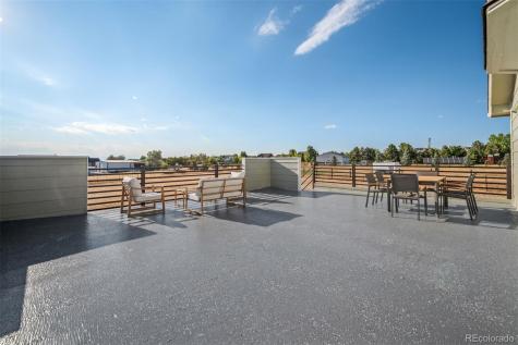 59 S Degaulle Street Aurora CO 80018