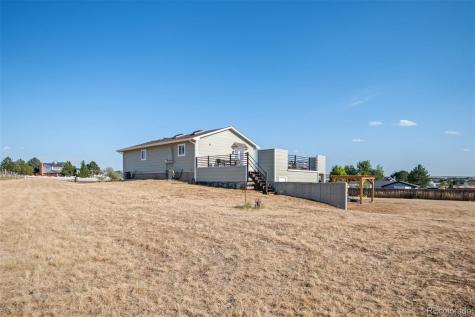 59 S Degaulle Street Aurora CO 80018