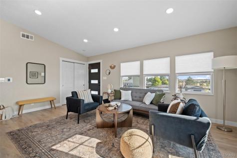 59 S Degaulle Street Aurora CO 80018