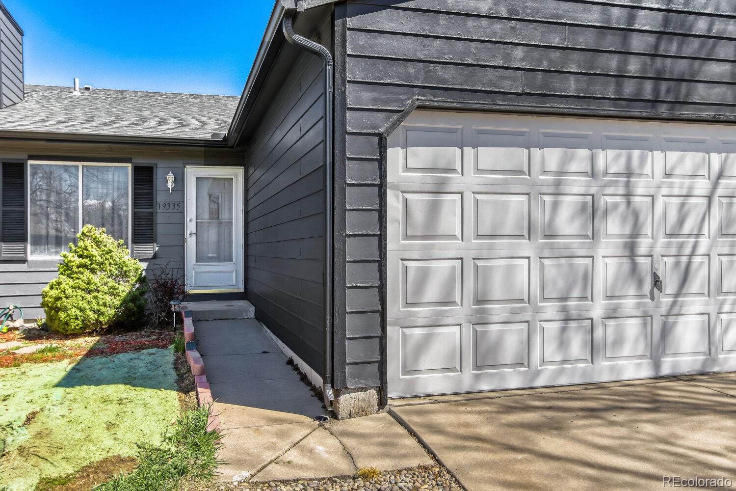19335 E Batavia Place E Aurora CO 80011