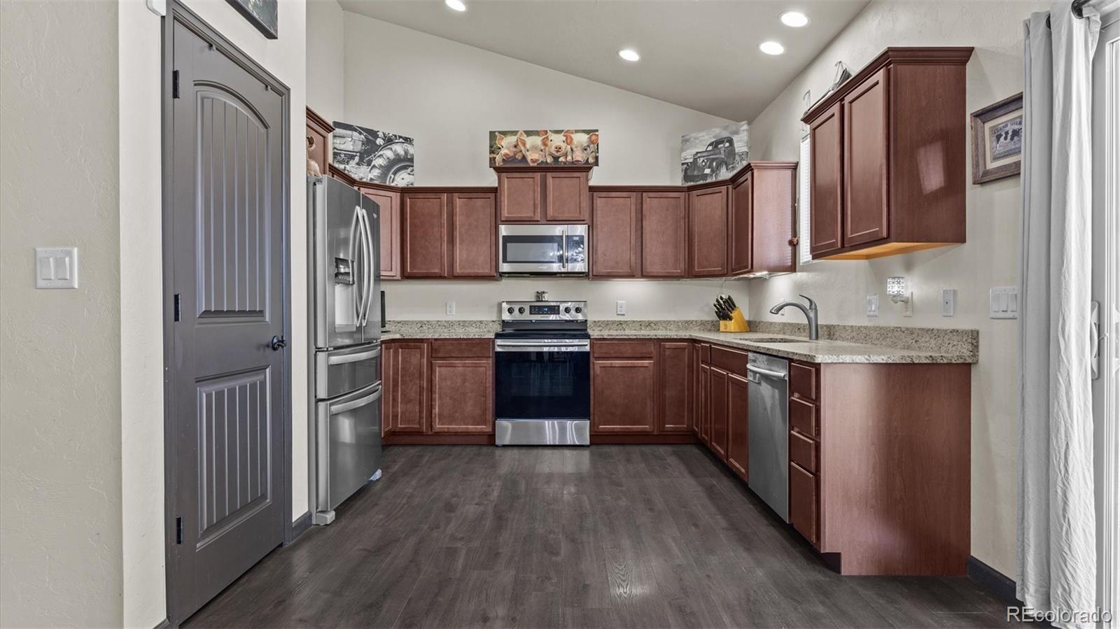 556 32 5/8 Road Clifton CO 81520