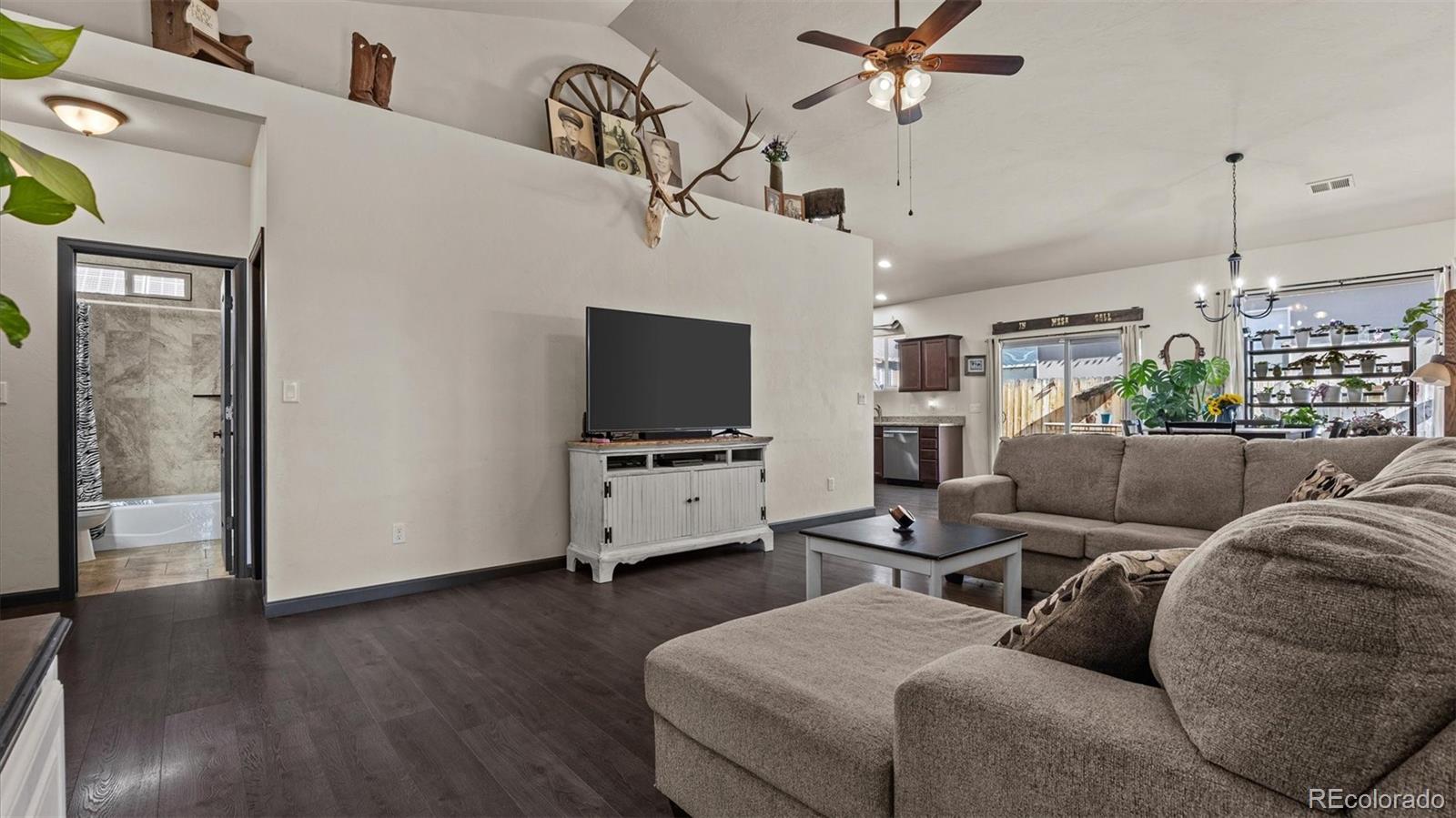 556 32 5/8 Road Clifton CO 81520