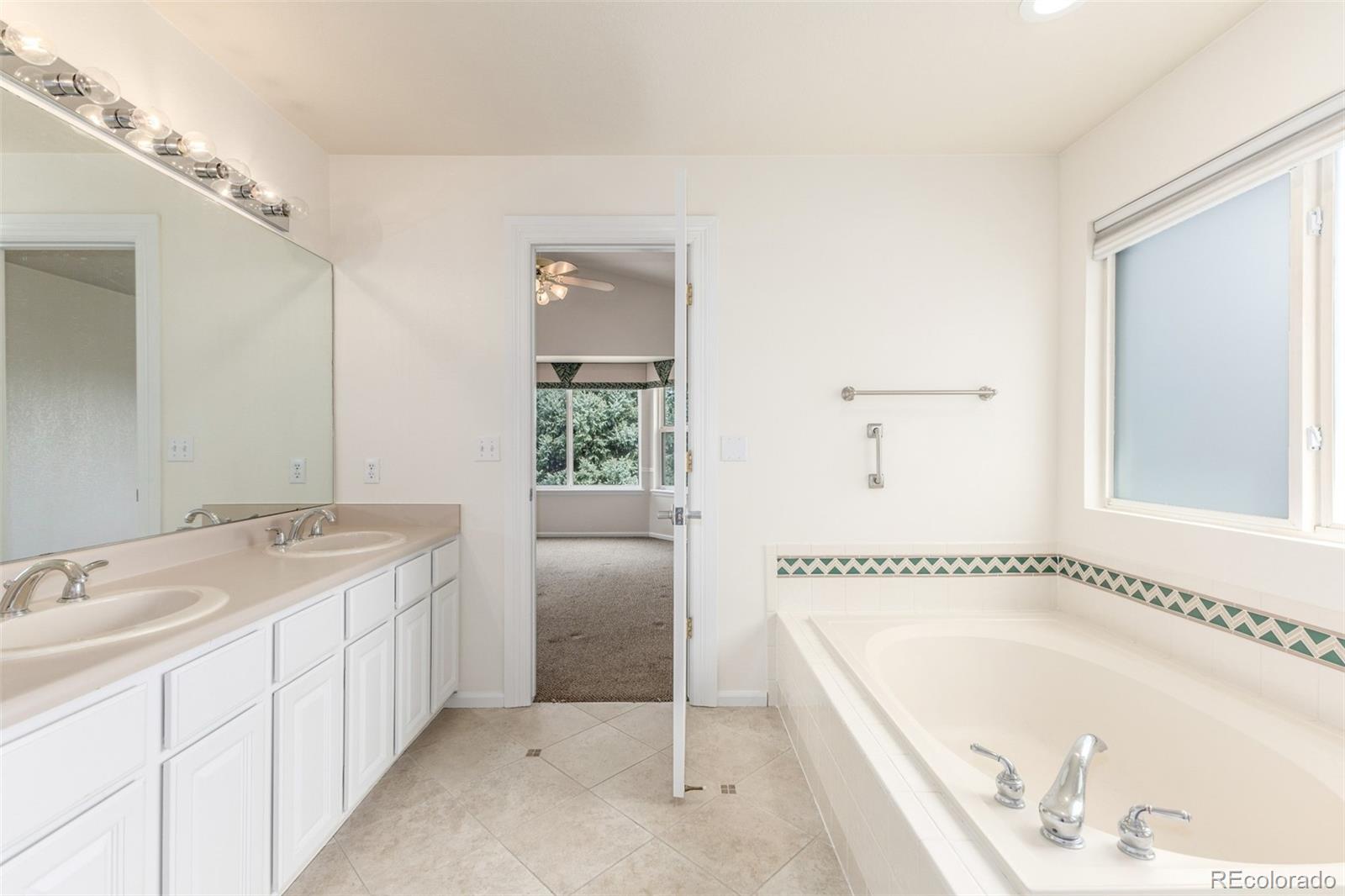 8825 Fairview Oaks Place Lone Tree CO 80124