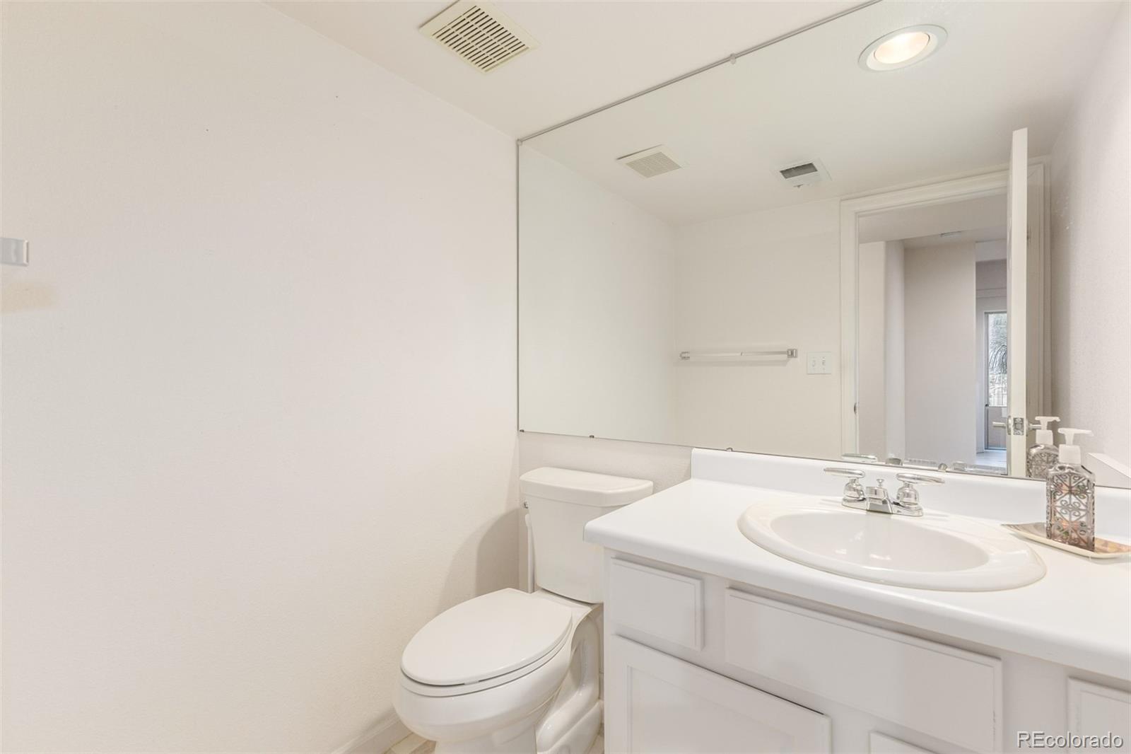 8825 Fairview Oaks Place Lone Tree CO 80124