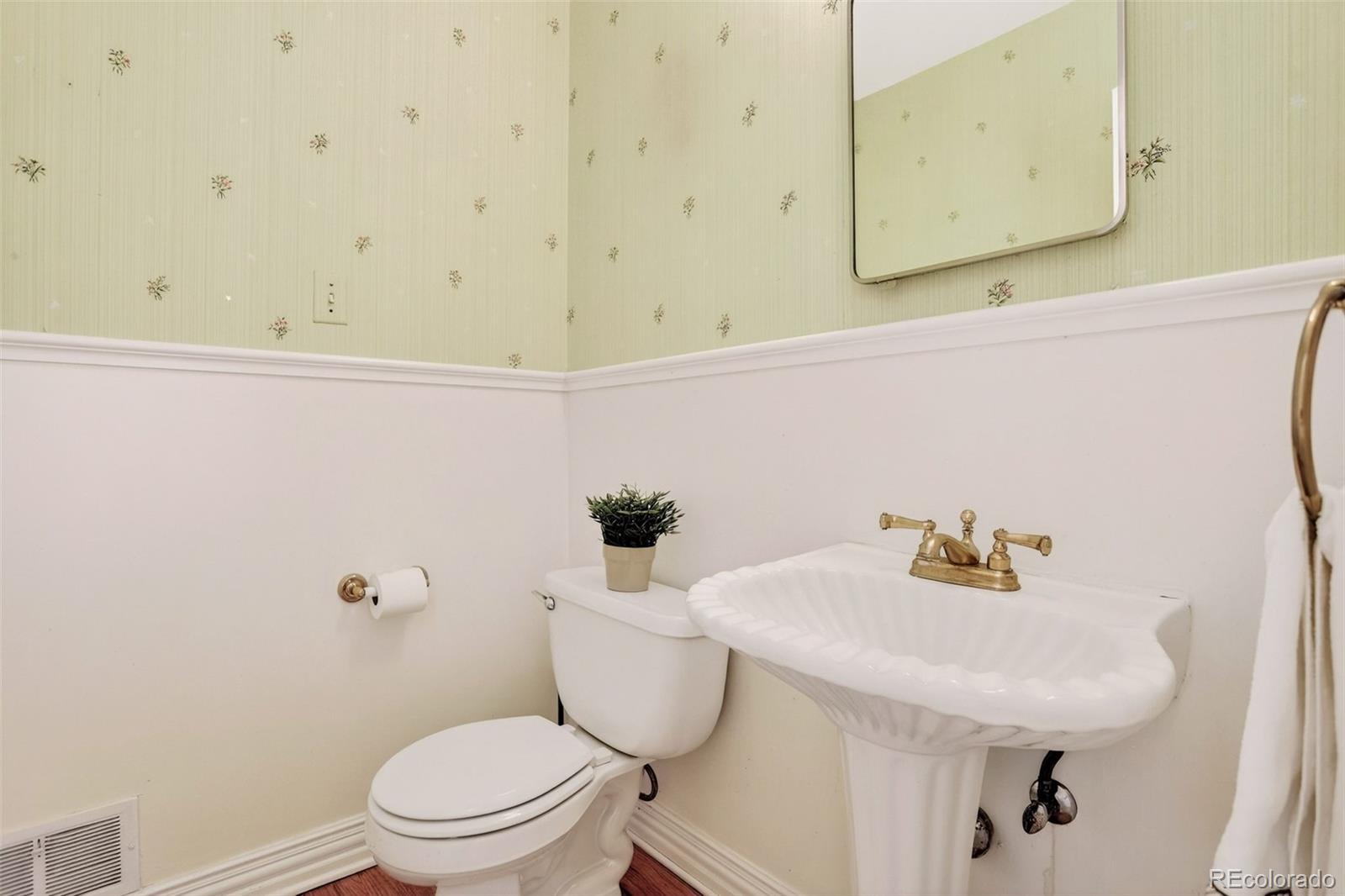 245 Locust Lane Denver CO 80220