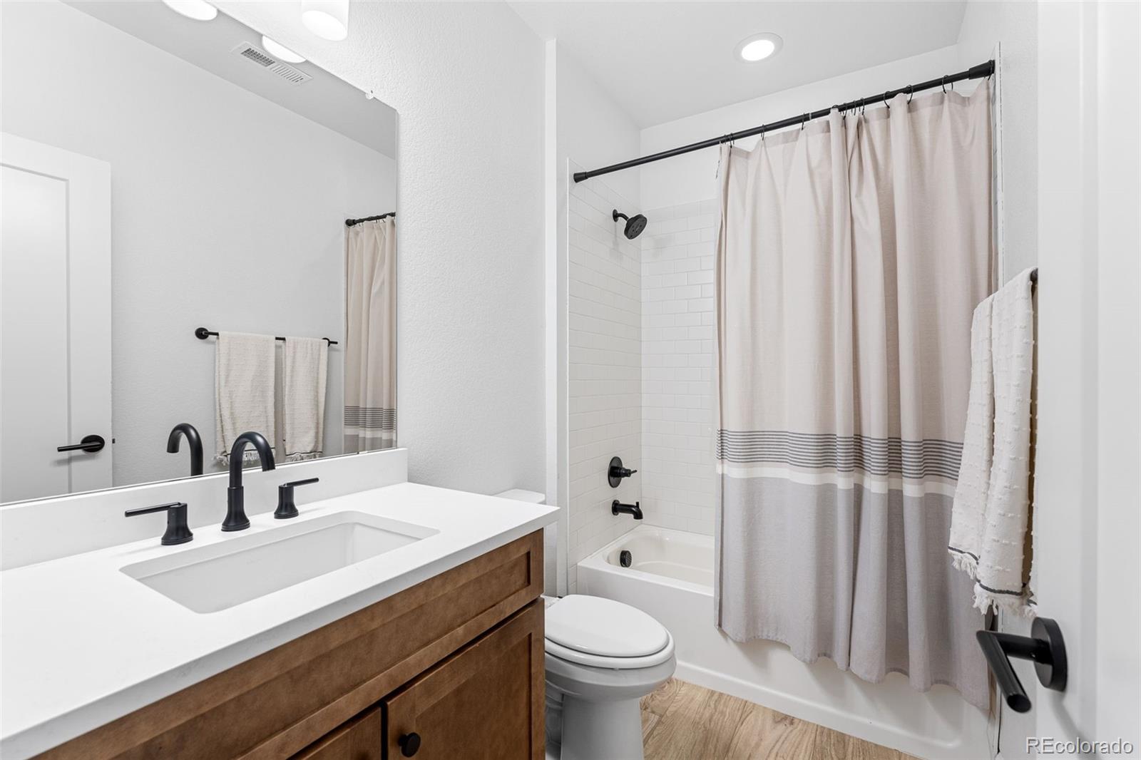 7281 S Vandriver Way Aurora CO 80016