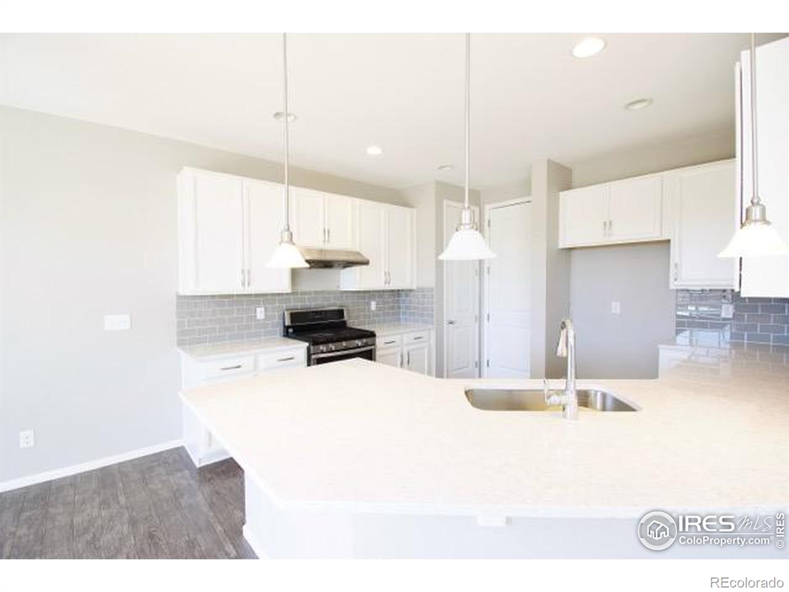 2082 S Cathay Way Aurora CO 80013