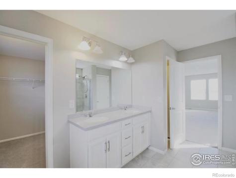 2082 S Cathay Way Aurora CO 80013