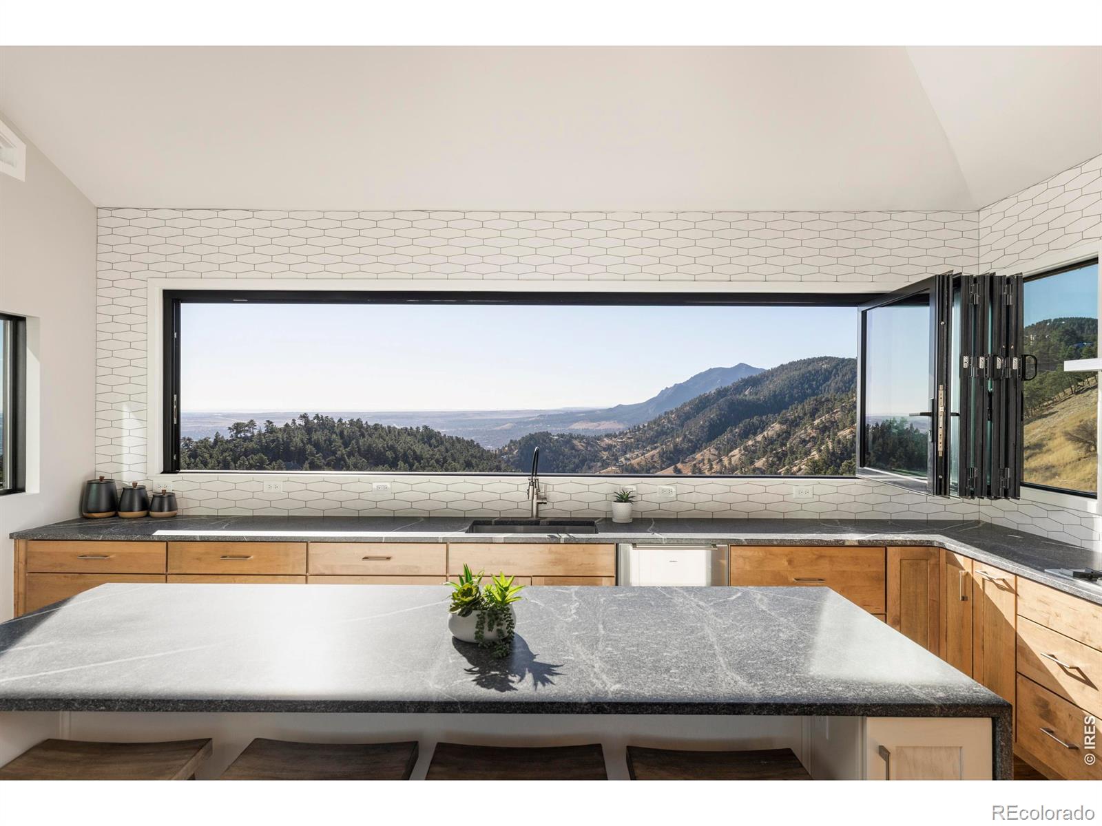 150 Valley View Way Boulder CO 80304