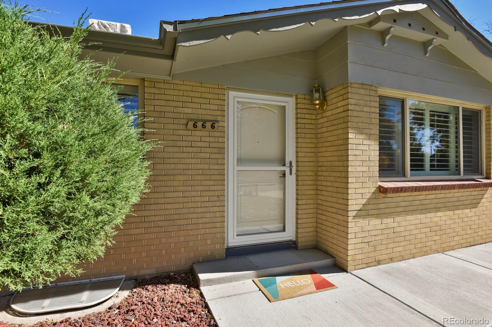 666 S Quentin Street Aurora CO 80012