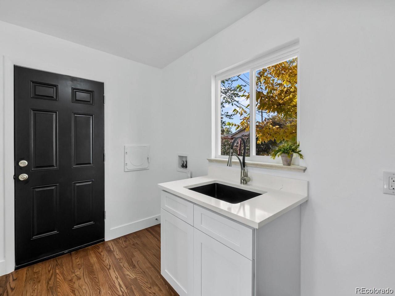 2365 Newark Street Aurora CO 80010