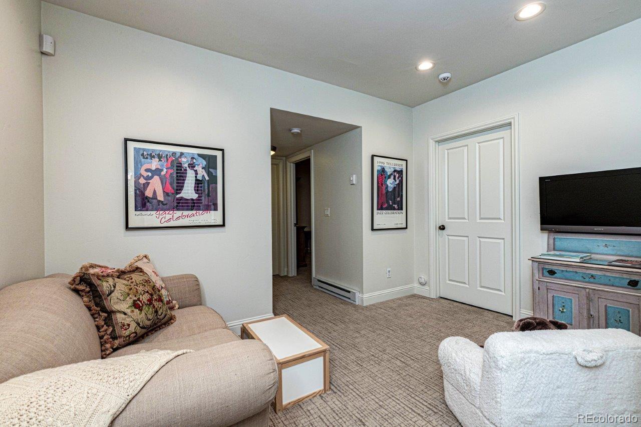 715 Niagara Street Denver CO 80220