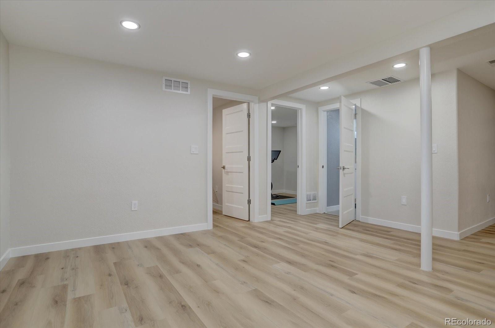 1877 S Filbert Court Denver CO 80222