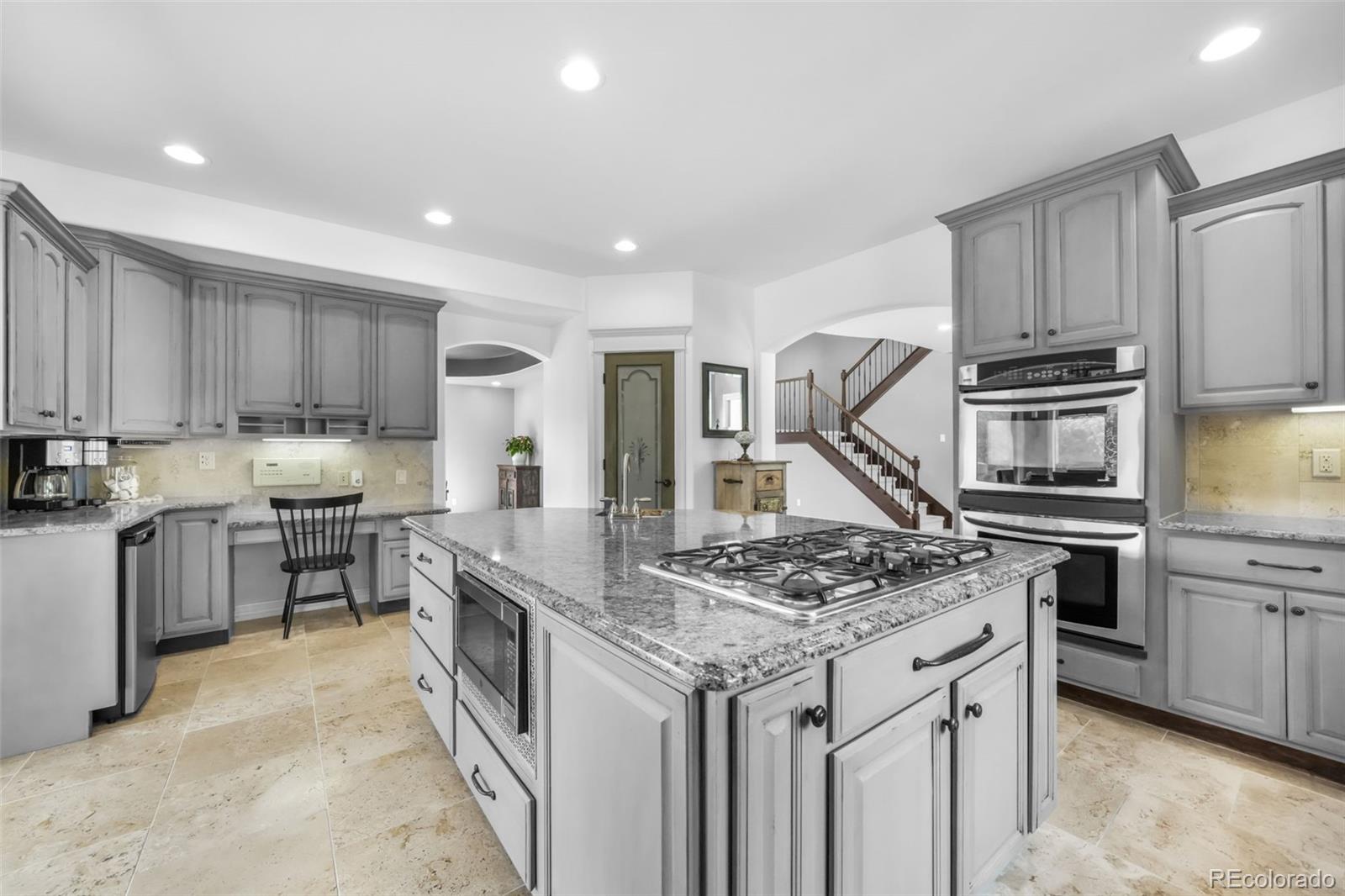 450 E Stirrup Trail Monument CO 80132