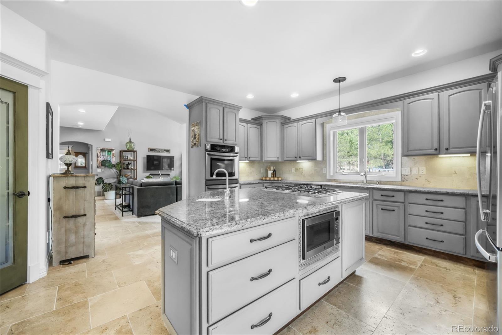 450 E Stirrup Trail Monument CO 80132