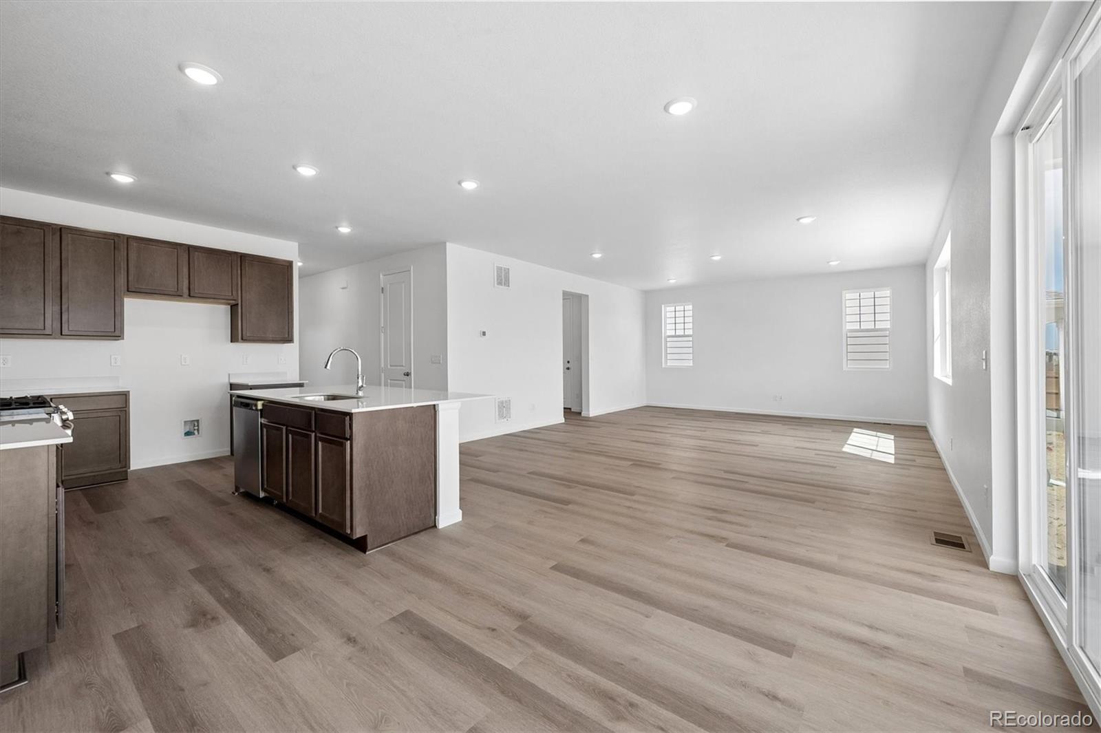 45950 Wood Thrush Avenue Bennett CO 80102