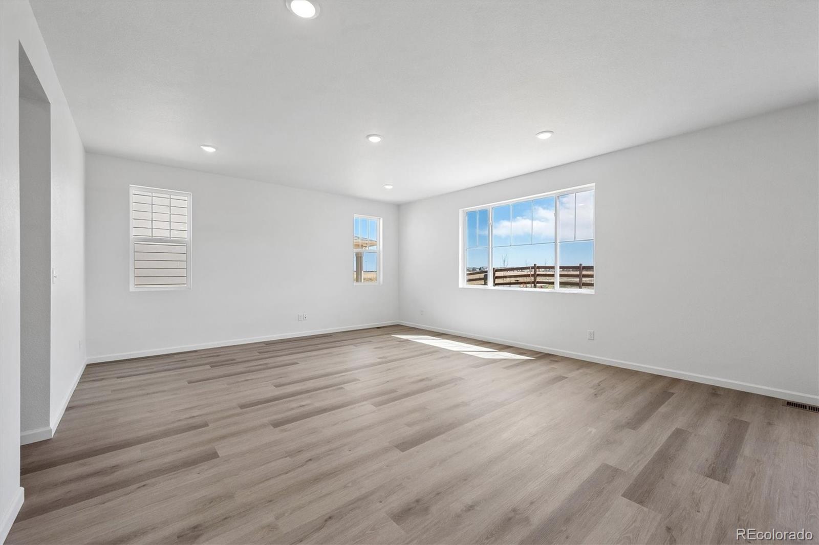 45950 Wood Thrush Avenue Bennett CO 80102