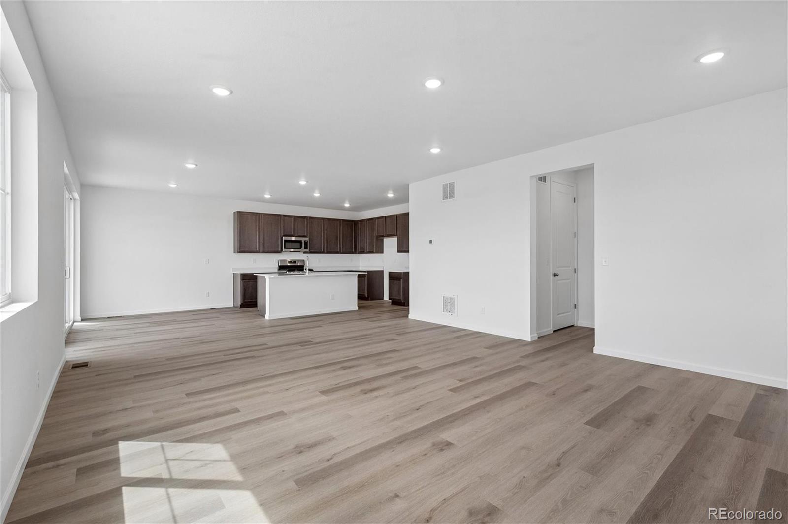 45950 Wood Thrush Avenue Bennett CO 80102