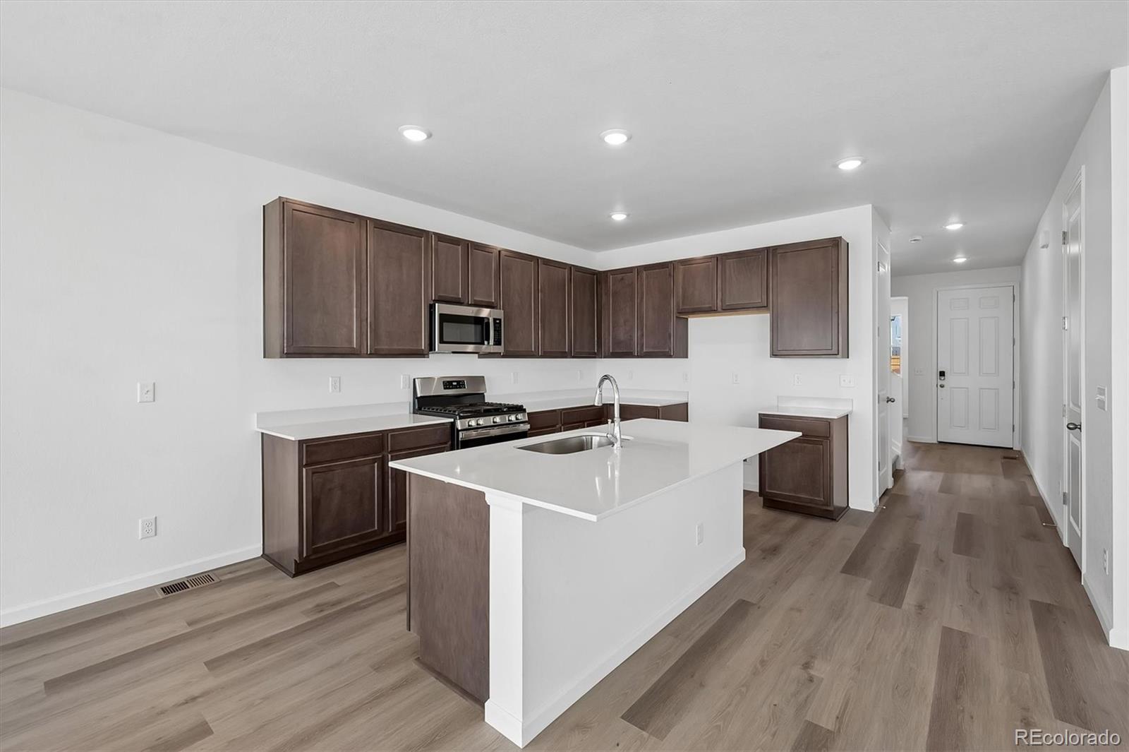 45950 Wood Thrush Avenue Bennett CO 80102