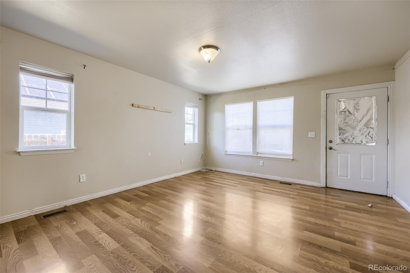 1852 Eagle Street Aurora CO 80011