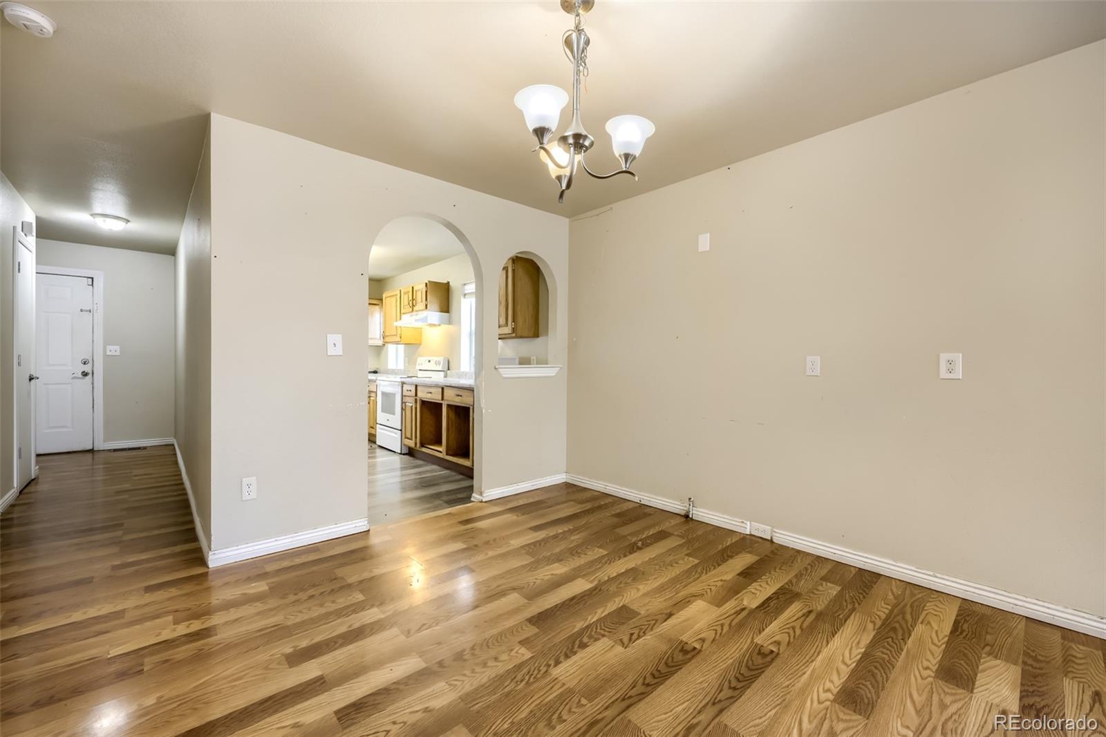 1852 Eagle Street Aurora CO 80011