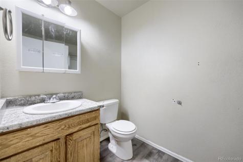 1852 Eagle Street Aurora CO 80011