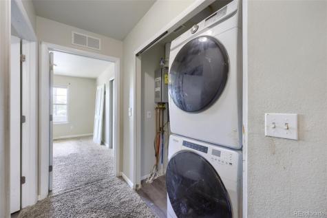 1852 Eagle Street Aurora CO 80011