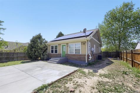 1852 Eagle Street Aurora CO 80011